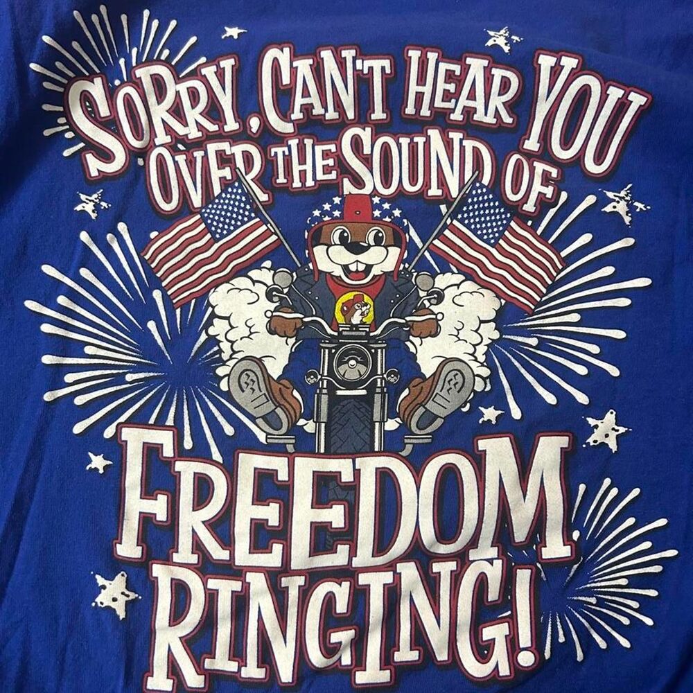 Unisex Medium Buc-ee’s royal blue graphic tee America Freedom
